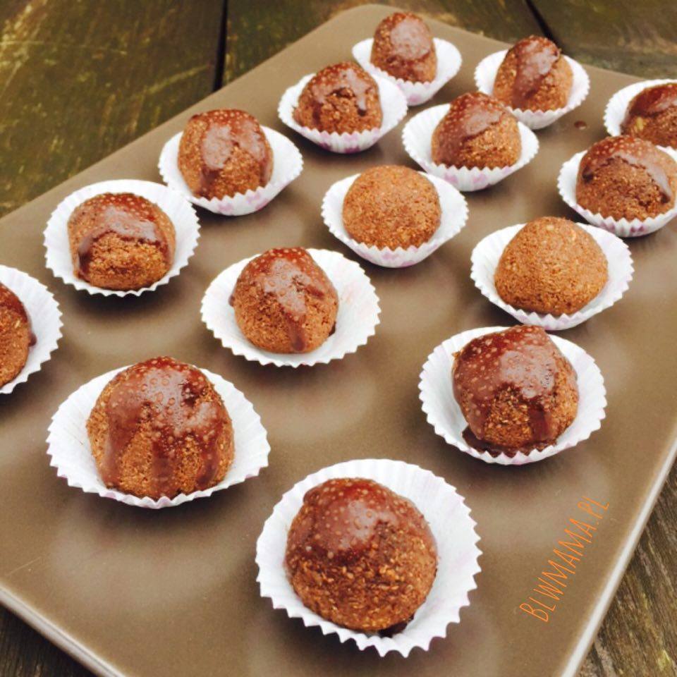 Carrot – coconut bliss balls. Chocolate-y :-) BLW