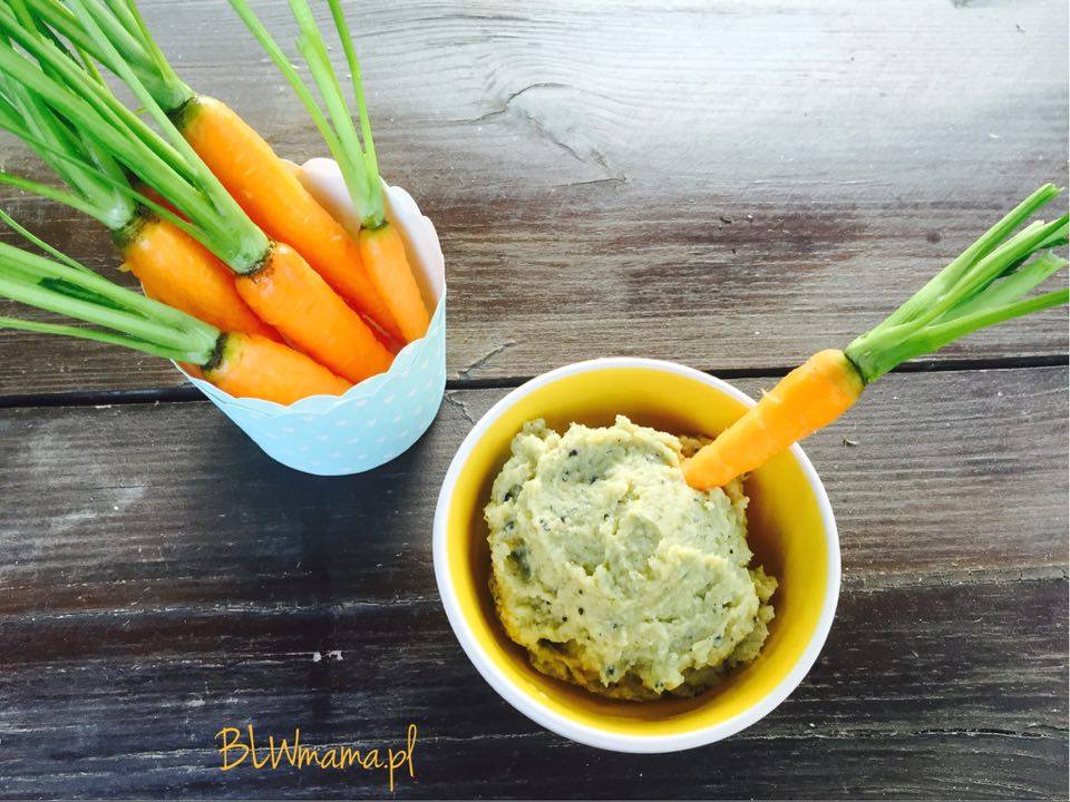 Avocado hummus for a perfect snack time. BLW